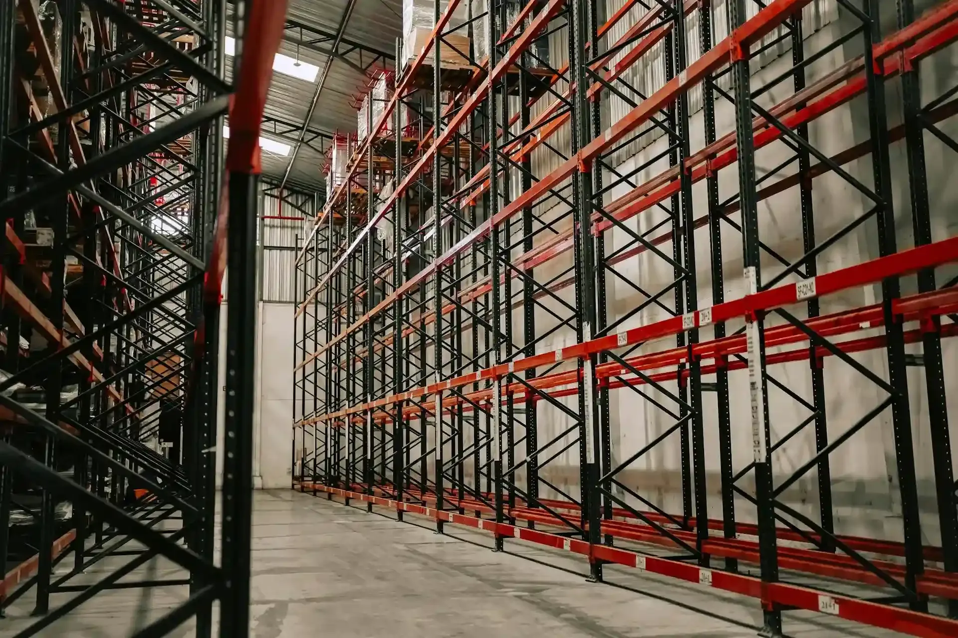 Panduan Memilih Sistem Racking Gudang yang Tepat untuk Bisnis Anda